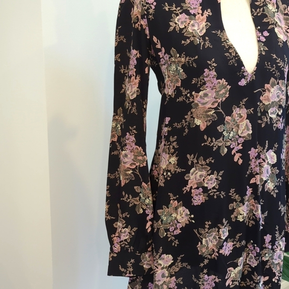 ✨HP✨Flynn Skye Floral Cut Out Mini Dress - Size M - Picture 6 of 12